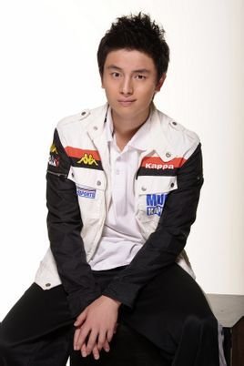 张乃天出生于黑龙江省,毕业于本科05级音乐剧班,出演过《》等多部电视
