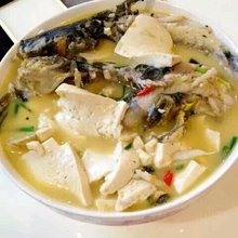黄鱼炖豆腐汤