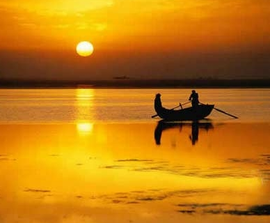 微山湿地的纸月亮