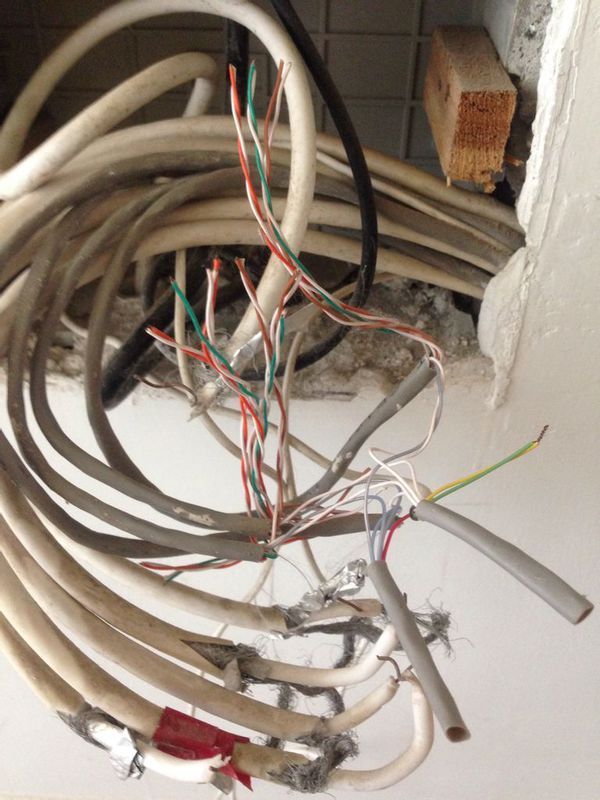 你们知道这个网线怎么接吗,我来解释下,我们家