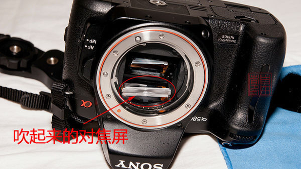相机取景器里面的灰尘如何清理?_360问答