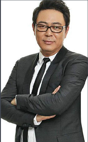 黄新华|演员高亚麟 经济学教授,憨厚古板,孙大雷前妻苏云的男朋友