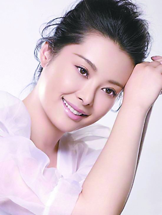 袁立,女,原名袁莉,1973年7月12日生于浙江省杭州市,中国影视演员