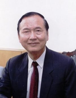 10人物简介:甄永苏,1931年出生于广东开平,1954年毕业于中山医学院,微